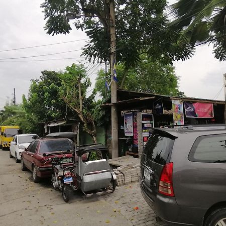 Katrina'S Dorm Hostel Tarlac Kültér fotó