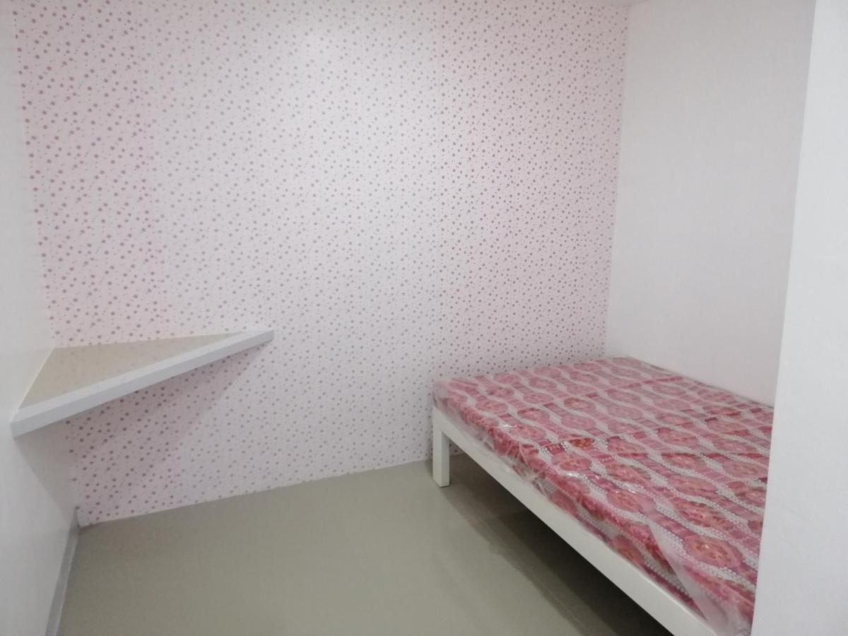Katrina'S Dorm Hostel Tarlac Kültér fotó